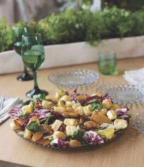 Salade aux betteraves et aux croûtons de halloumi, vinaigrette épicée à l’orange