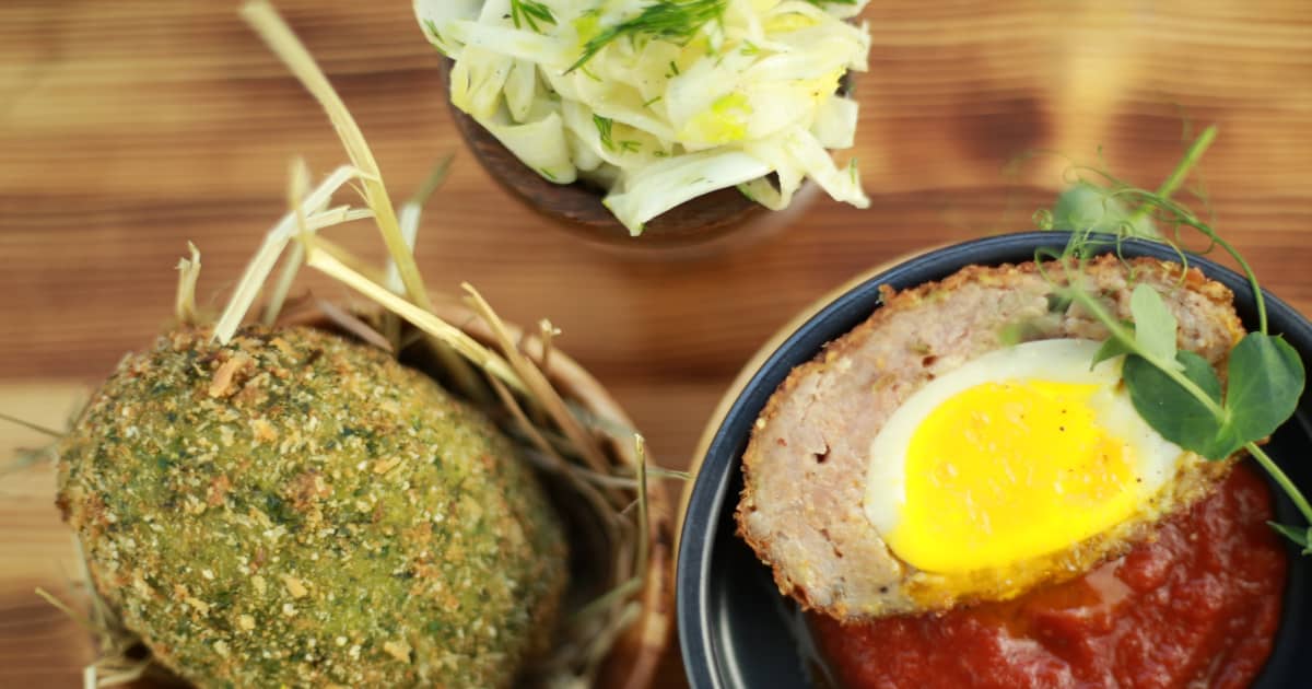 Scotch egg de saucisse italienne et chiffonnade de fenouil Zeste
