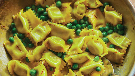 Agnolotti, petits pois, sauce safran