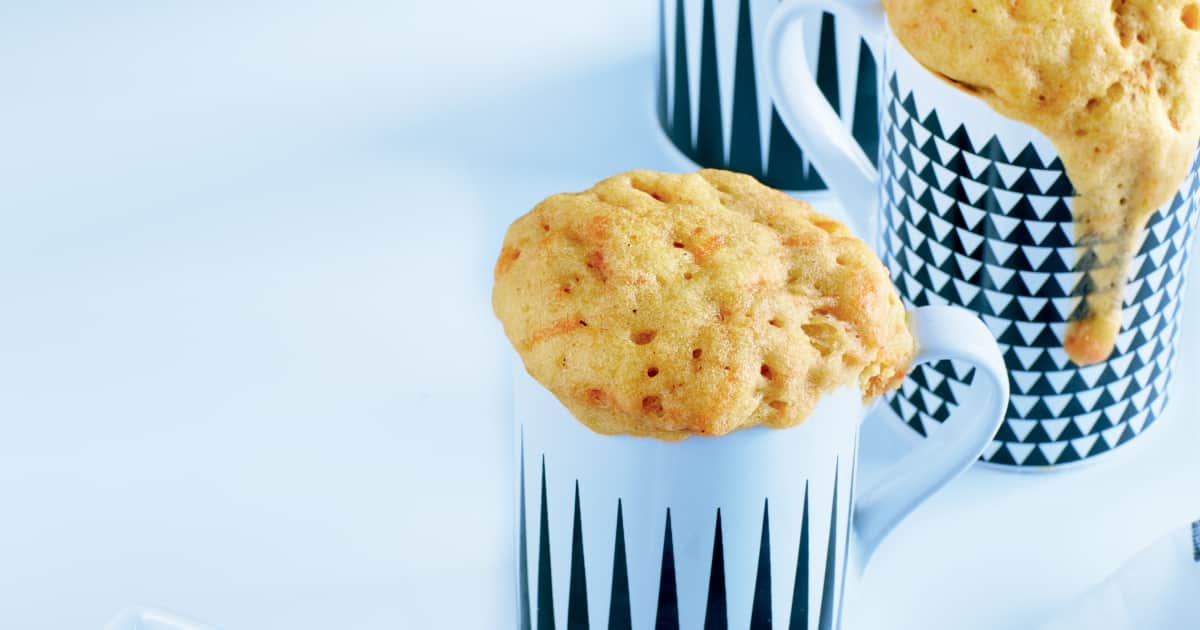 Gâteau aux carottes dans une tasse-image