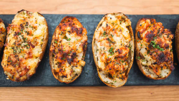 Pommes de terre farcies au jambon fumé et fromage