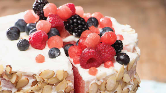 Gâteau de melon d'eau aux petits fruits
