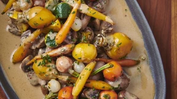 Rognons de veau à la moutarde, mini légumes glacés