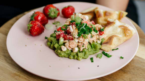 Tartare de saumon aux fraises du Québec