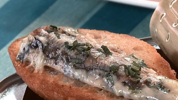 canapés de sardines à la française