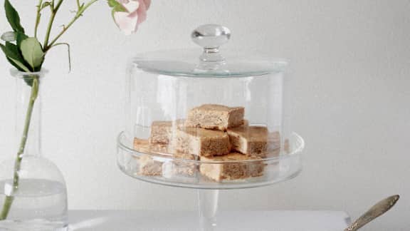 carrés sablés au cheddar et à la confiture de pommes, sans farine