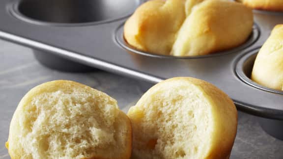 pains moelleux (Parker House Rolls)