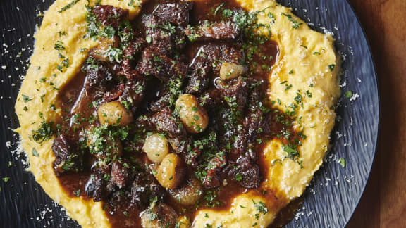 Ragoût de veau italien sur polenta