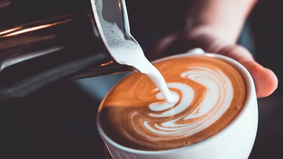 Voici pourquoi il ne faut jamais ranger le lait dans la porte du frigo