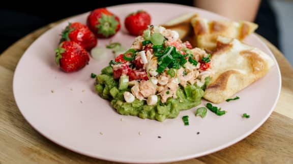 Tartare de saumon aux fraises du Québec