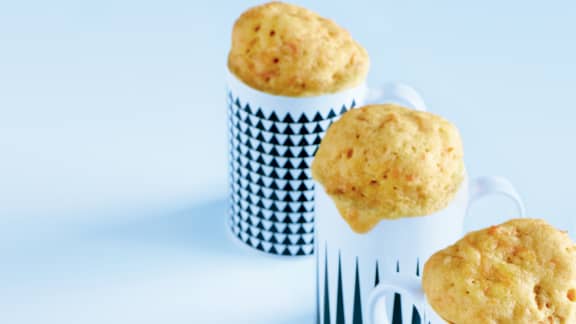 Gâteau aux carottes dans une tasse