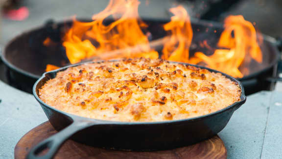 Macaroni au fromage au jambon fumé et crevettes nordiques