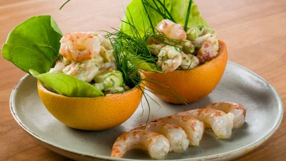 Pamplemousses farcis à l'avocat et crevettes