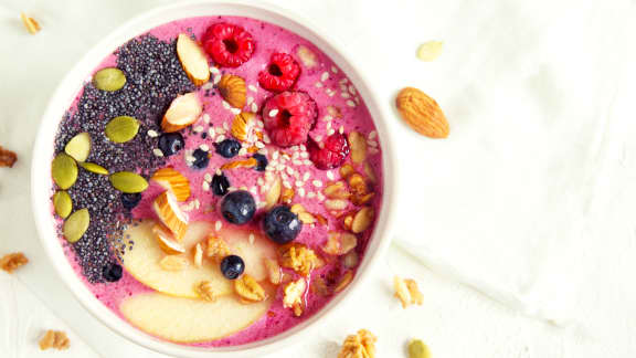 Dimanche matin : Bol de smoothie déjeuner aux framboises