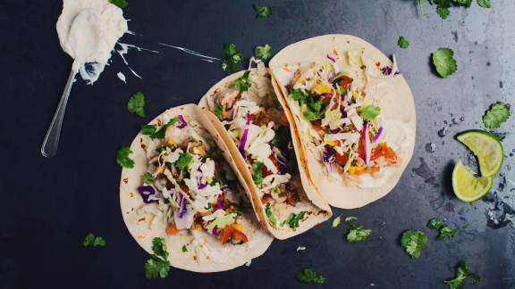 Tacos de poisson avec salsa à la poire