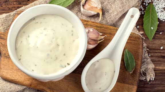 Cette vinaigrette populaire ruine votre santé : un médecin tire la sonnette d’alarme