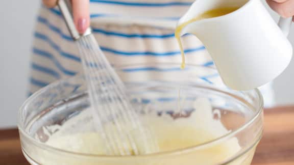 Ajouter le beurre clarifié