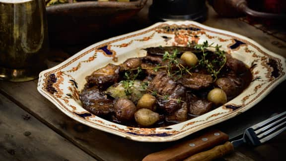 Carbonade de boeuf à la bière rousse, à l'érable et au thym frais