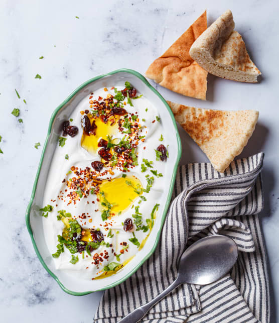 Voici LA recette de yogourt salé qui fait sensation dans les lunchs estivaux