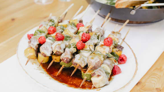 Brochettes façon yakitori et poêlée de champignons