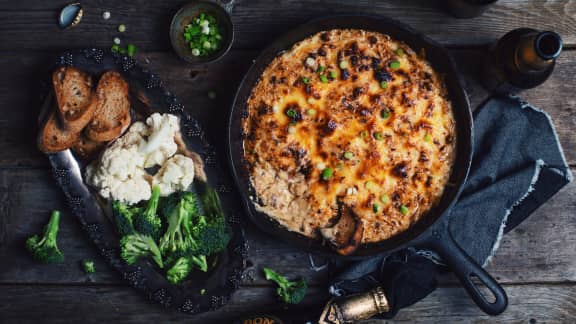 Trempette au fromage et aux oignons caramélisés à la bière