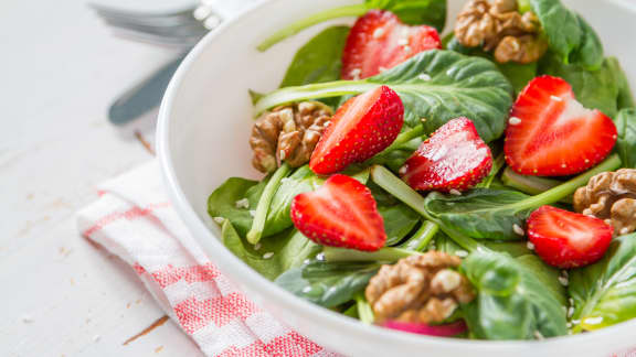 Salade d'épinards et de fraises à l'érable