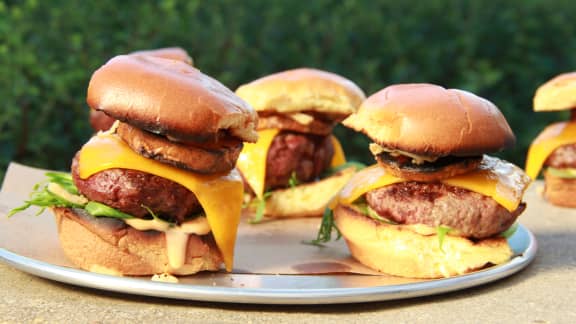 Mini burgers au canard et aux patates douces grillées