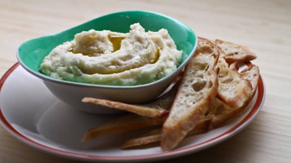 Purée de céleri-rave au beurre d'ail confit