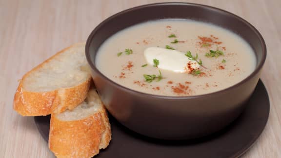 Potage de chou-fleur à la cannelle