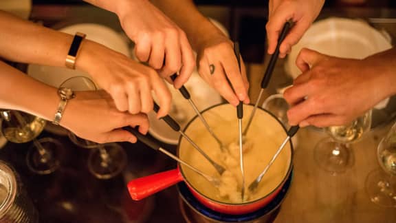 5 restaurants où savourer une fondue au fromage 100% réconfortante