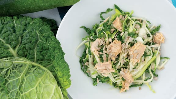 Salade de thon, de chou et de courgette