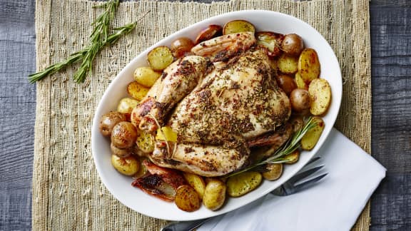 Pommes de terre et poulet rôti de fin de semaine