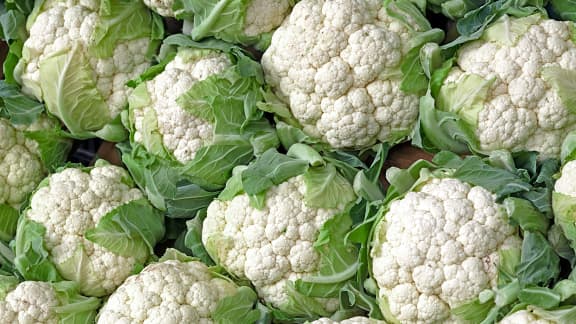 Voici comment cuisiner votre chou-fleur en entier, y compris les feuilles !