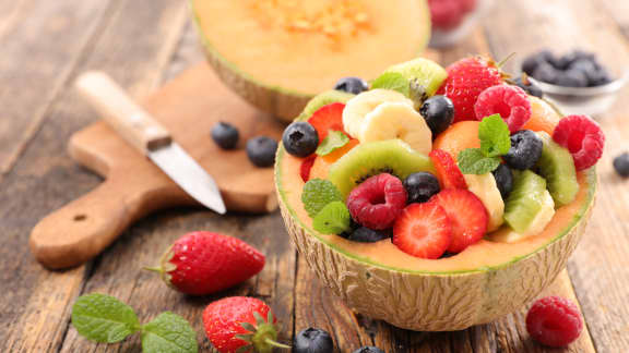 Ce fruit d'été perd toute sa saveur au frigo (et vous le faites sûrement sans le savoir)