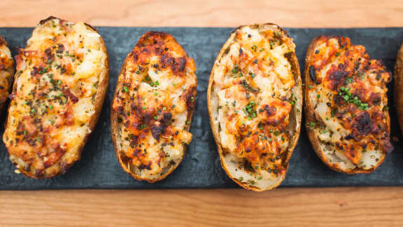 Pommes de terre farcies au jambon fumé et fromage