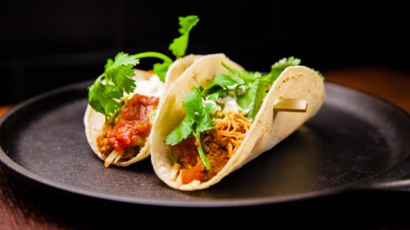 Mercredi : Tacos au poulet effiloché à la mijoteuse