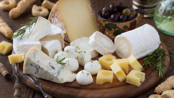 Comment organiser une soirée de dégustation de fromages réussie!