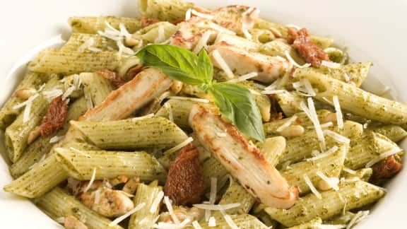 Penne au poulet et pesto