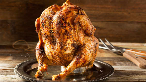 L'emballage de 2 poulets entiers est en spécial, profitez-en pour réaliser cette recette réconfortante!