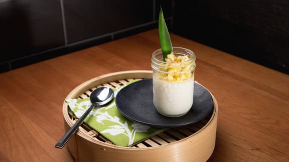 Panna cotta au lait de coco et salsa d'ananas