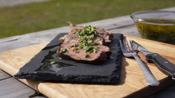 Contre-filet de bœuf à la sauce chimichurri