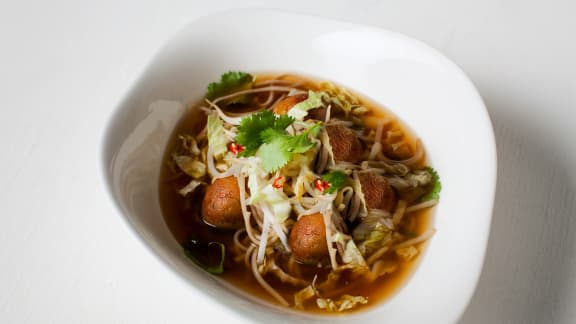 Soupe-repas aux boulettes de lentilles