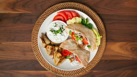 Vendredi : Pitas au porc et sauce crémeuse