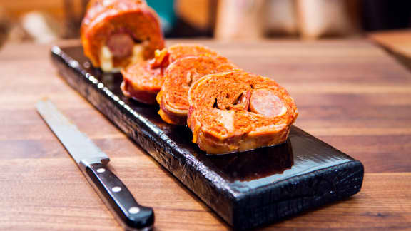 Comment faire cuire des saucisses au air fryer (temps et mode de cuisson)
