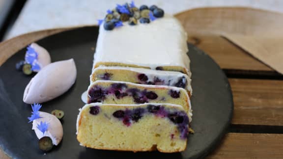 Gâteau quatre-quarts aux bleuets et au citron, chantilly vanille-bleuets