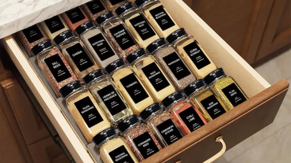 5 idées de rangements à épices pour une cuisine bien organisée