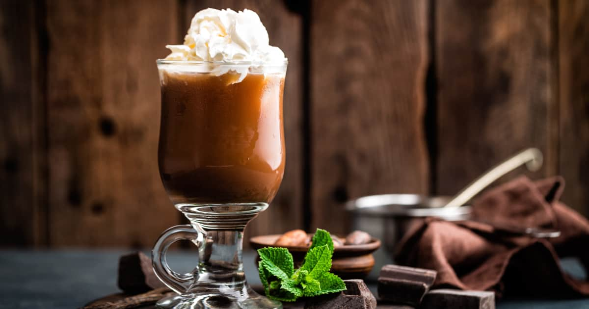 Recette du chocolat chaud maison à la menthe —