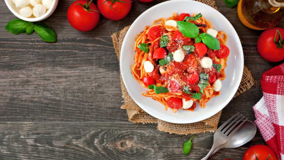 sauce aux tomates fraîches, aux champignons et au vin blanc