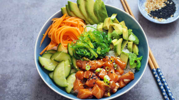 Août : Poke Bowl au Saumon