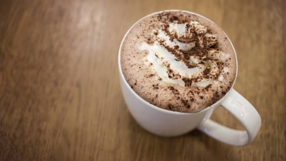 Comment créer le parfait bar à chocolat chaud en 6 étapes